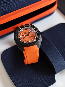 Doxa SUB 300 Carbon Professional 822.70.351.21 KOMISE 420240040 - komisní prodej