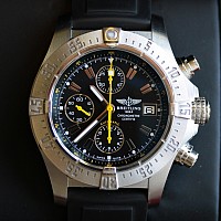 Breitling Avenger Code Yellow KOMISE 420170023