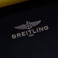 Breitling Avenger Code Yellow KOMISE 420170023