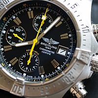 Breitling Avenger Code Yellow KOMISE 420170023