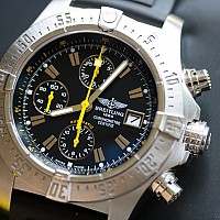 Breitling Avenger Code Yellow KOMISE 420170023