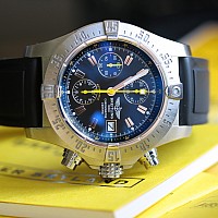 Breitling Avenger Code Yellow KOMISE 420170023