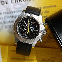 Breitling Avenger Code Yellow KOMISE 420170023