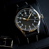 Steinhart Nav.B-Uhr 44 premium automatik KOMISE 420180039